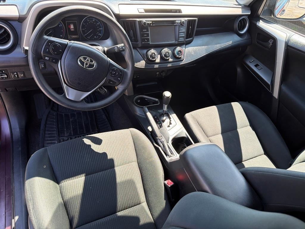 Toyota RAV4 LE AWD 2017