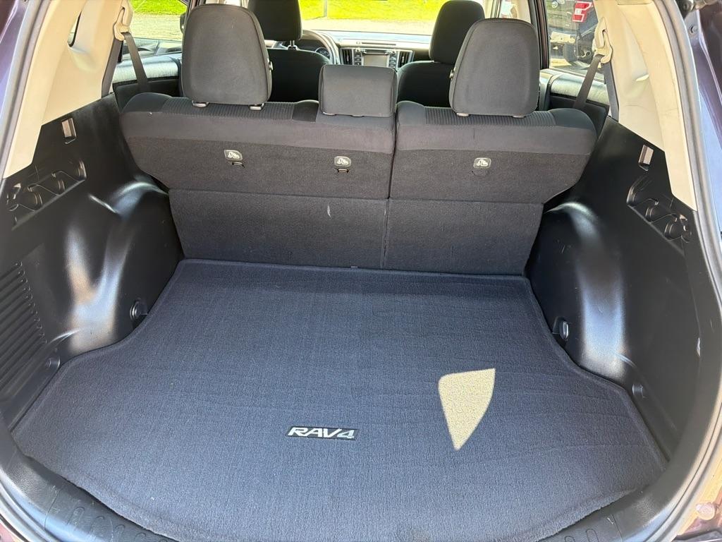 Toyota RAV4 LE AWD 2017