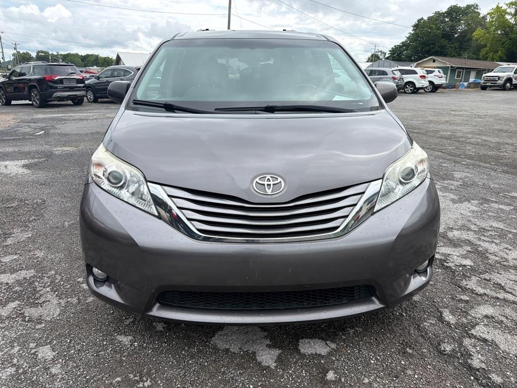 Toyota Sienna XLE FWD 8-Passenger V6 2015