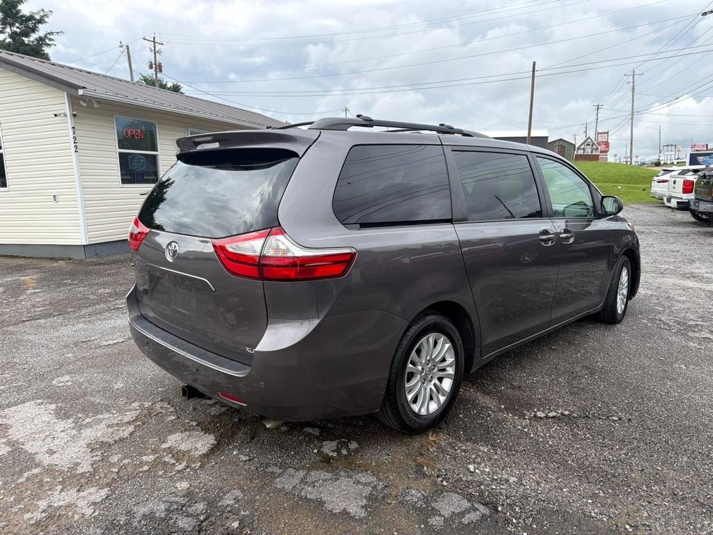 Toyota Sienna XLE FWD 8-Passenger V6 2015