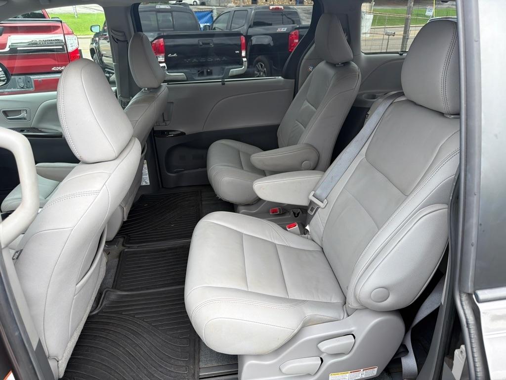 Toyota Sienna XLE FWD 8-Passenger V6 2015