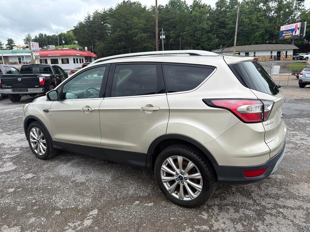 Ford Escape Titanium 4WD 2017