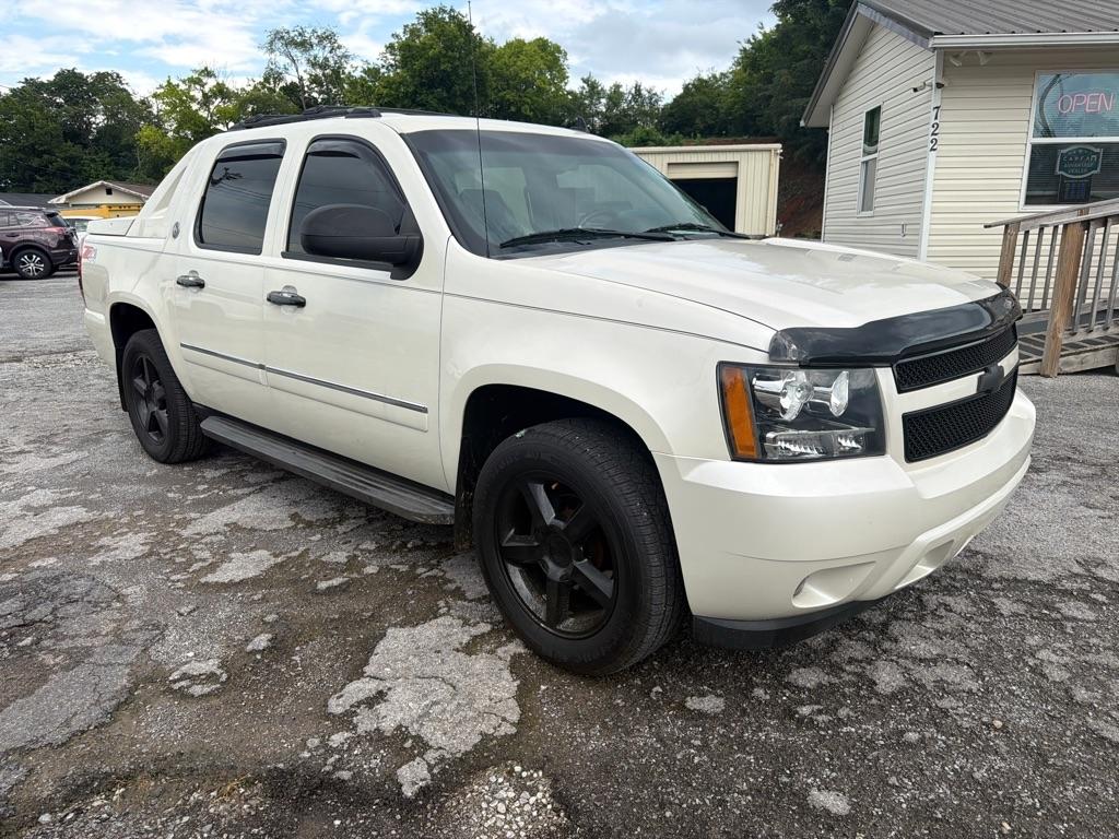 Chevrolet Avalanche LTZ 4WD 2013