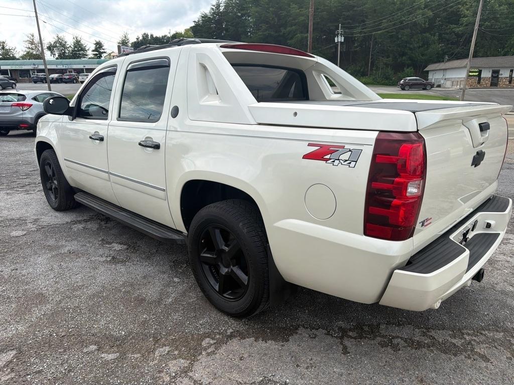Chevrolet Avalanche LTZ 4WD 2013