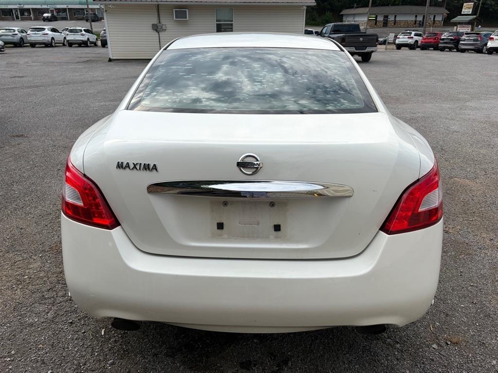 Nissan Maxima S 2009