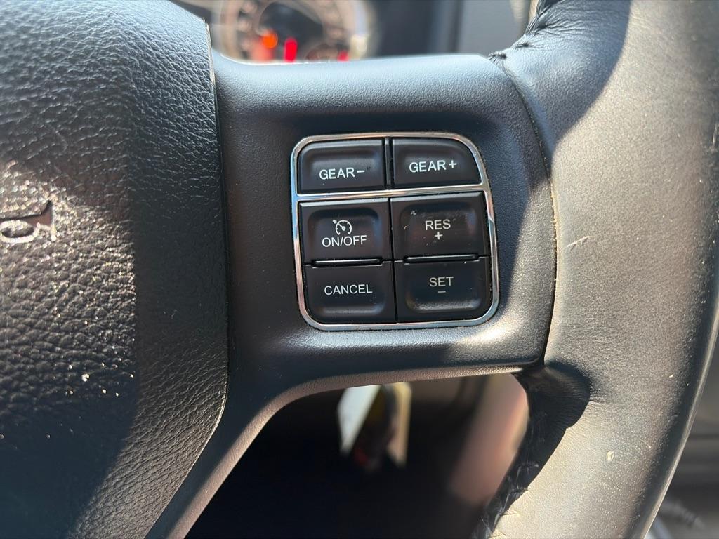 RAM 1500 SLT Quad Cab 4WD 2018