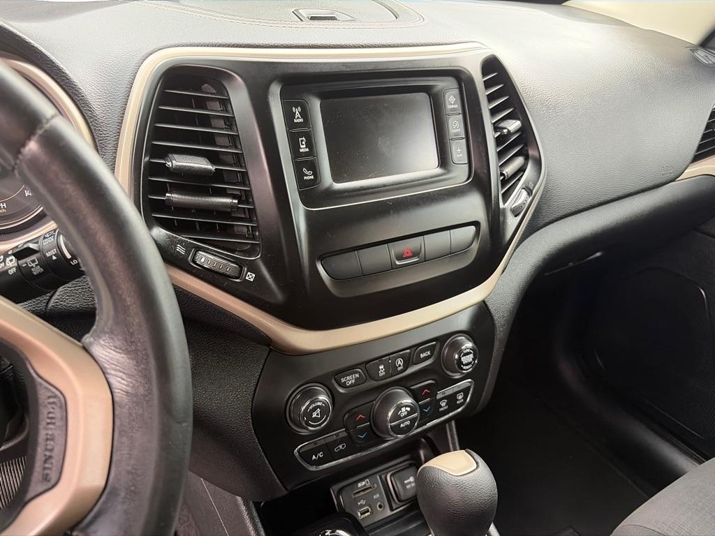 Jeep Cherokee Latitude 4WD 2015