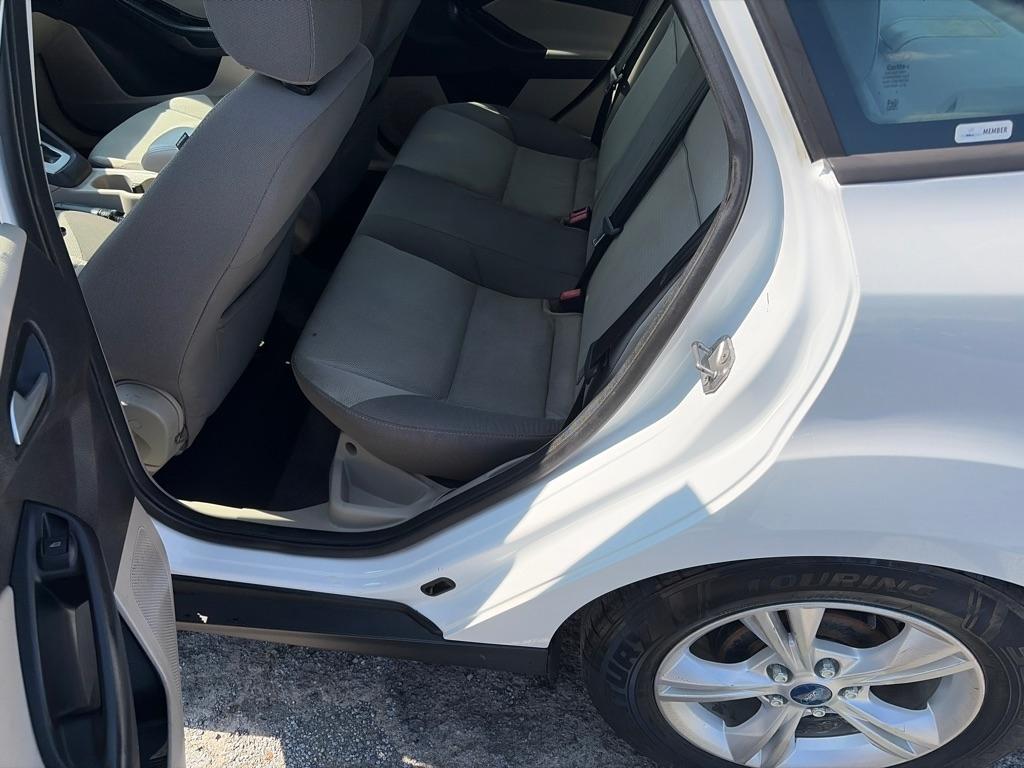 Ford Focus SE Sedan 2014