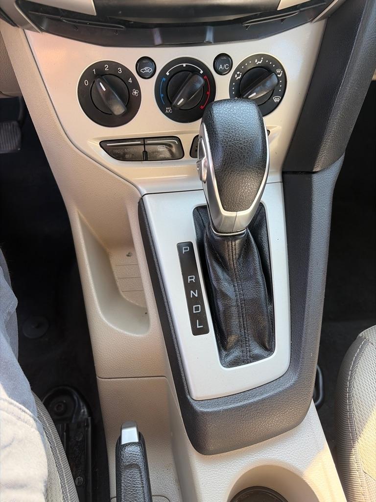 Ford Focus SE Sedan 2014