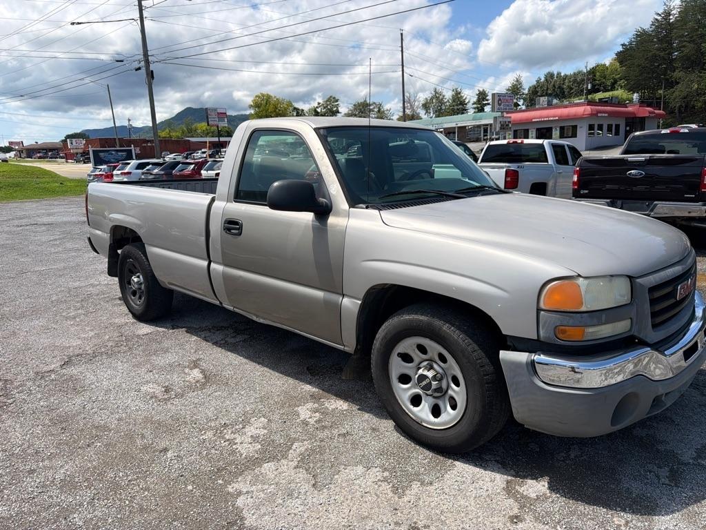 GMC Sierra 1500 Work Truck 2WD 2006