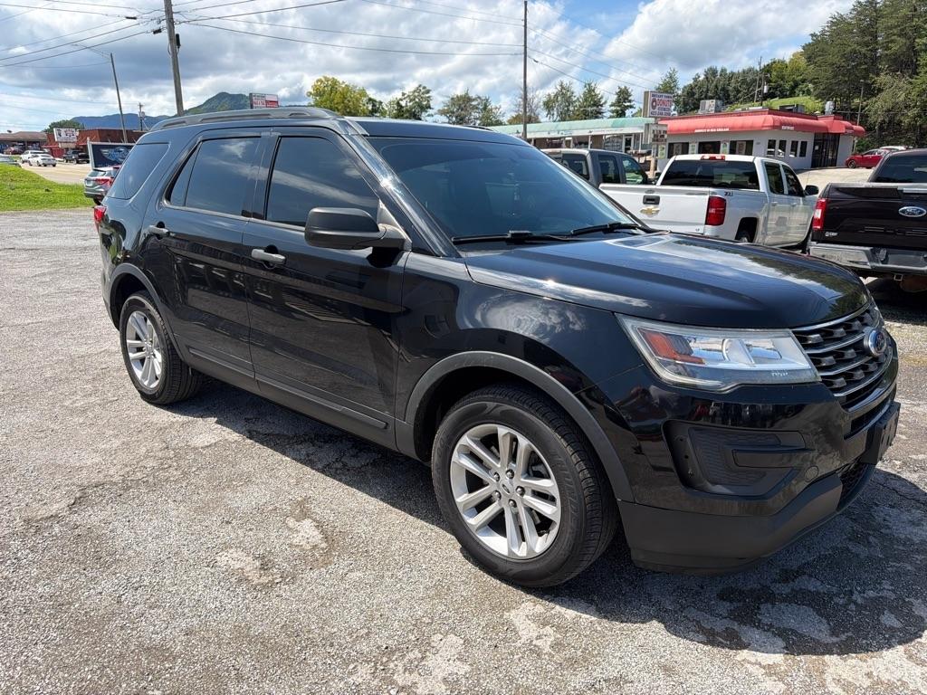 Ford Explorer Base 4WD 2017