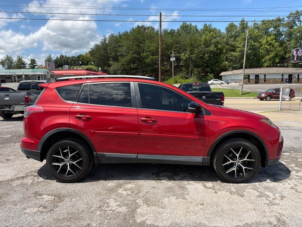 Toyota RAV4 SE 4WD 2017