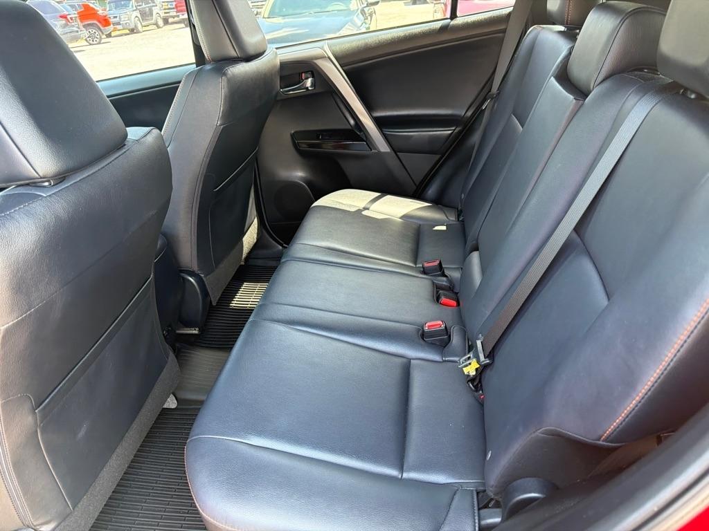 Toyota RAV4 SE 4WD 2017