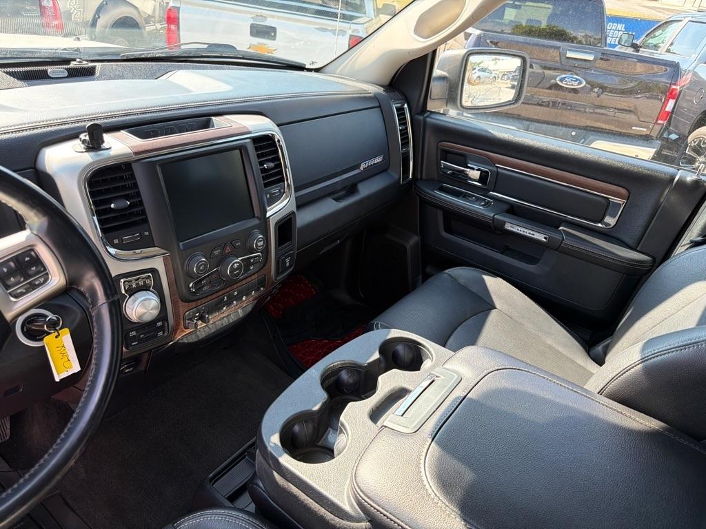 RAM 1500 Laramie Crew Cab SWB 4WD 2017