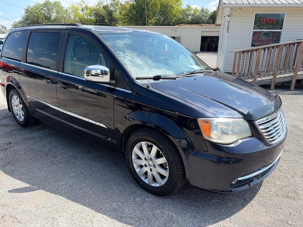 Chrysler Town & Country Touring-L 2011