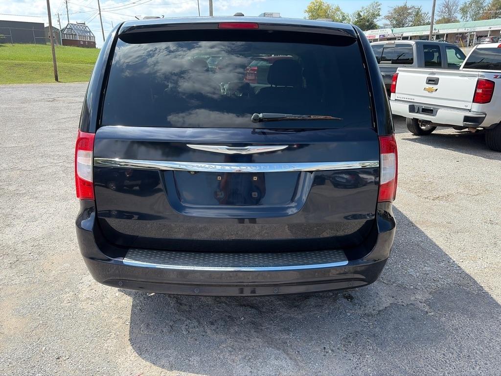 Chrysler Town & Country Touring-L 2011