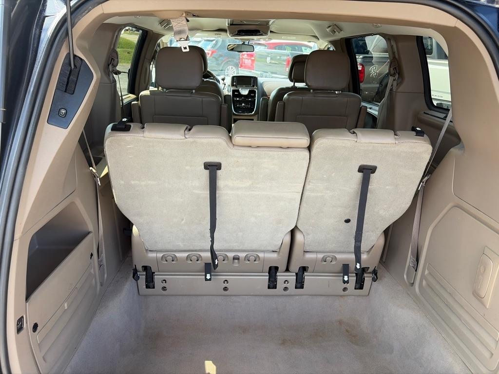 Chrysler Town & Country Touring-L 2011