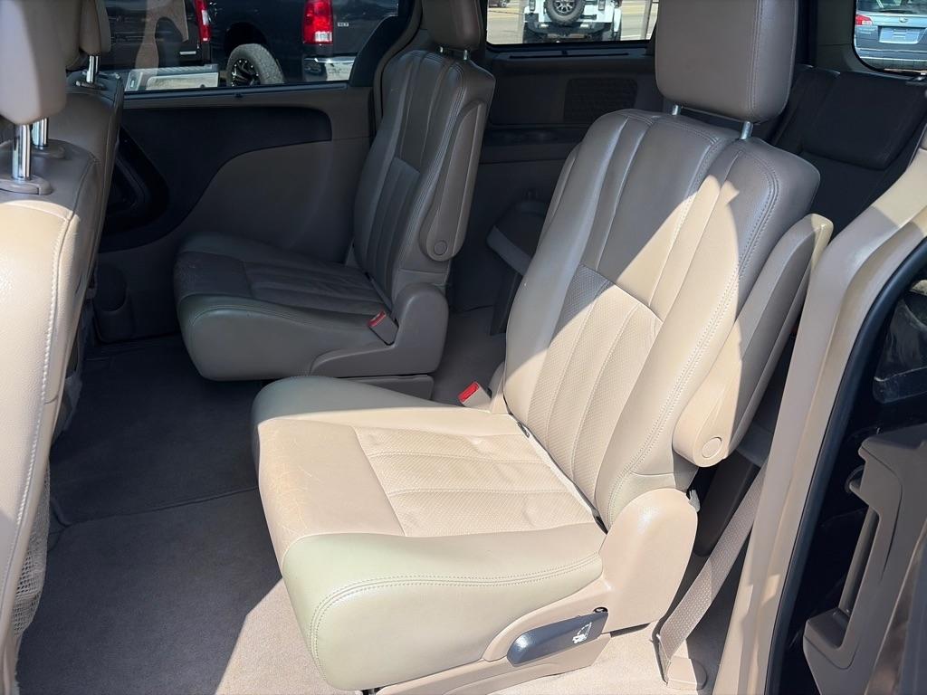 Chrysler Town & Country Touring-L 2011