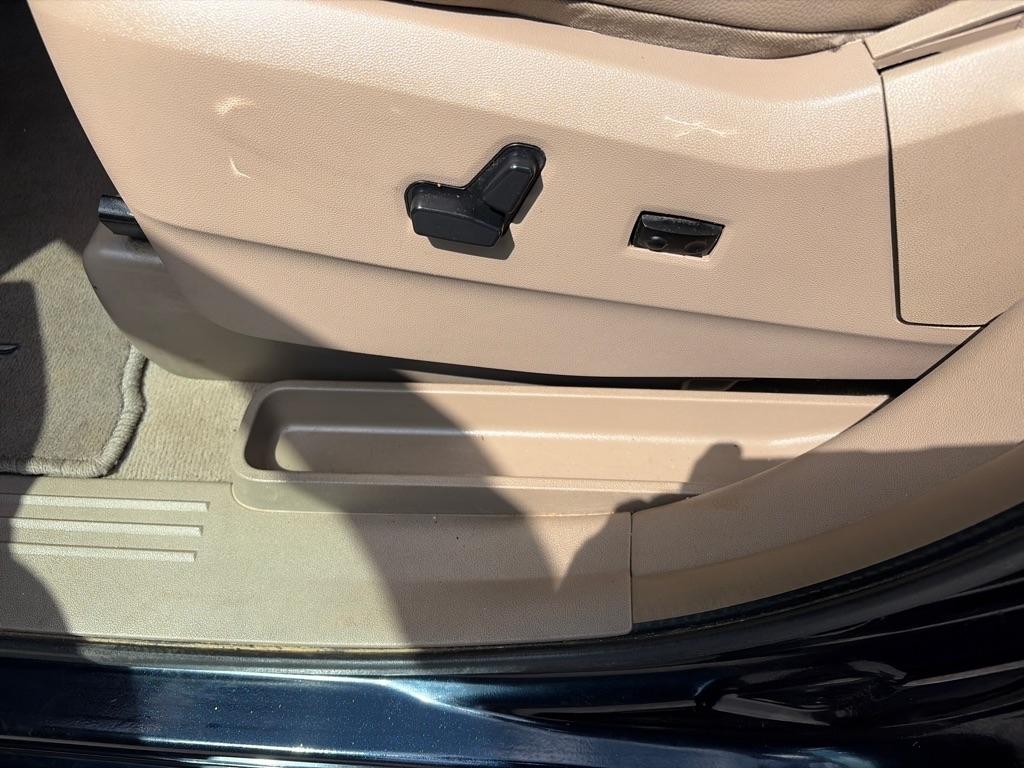 Chrysler Town & Country Touring-L 2011