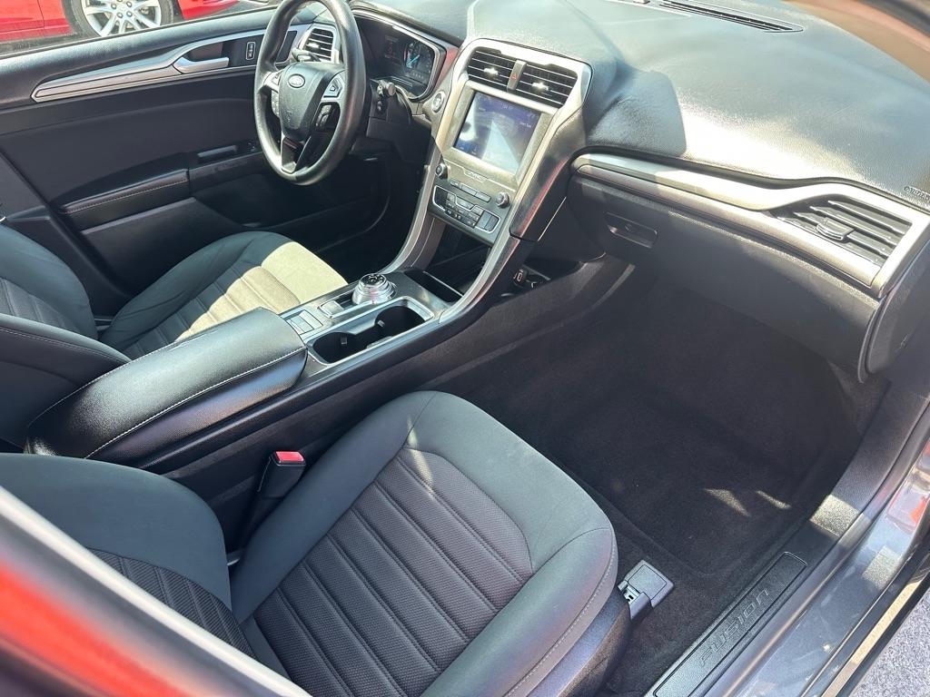 Ford Fusion SE 2020