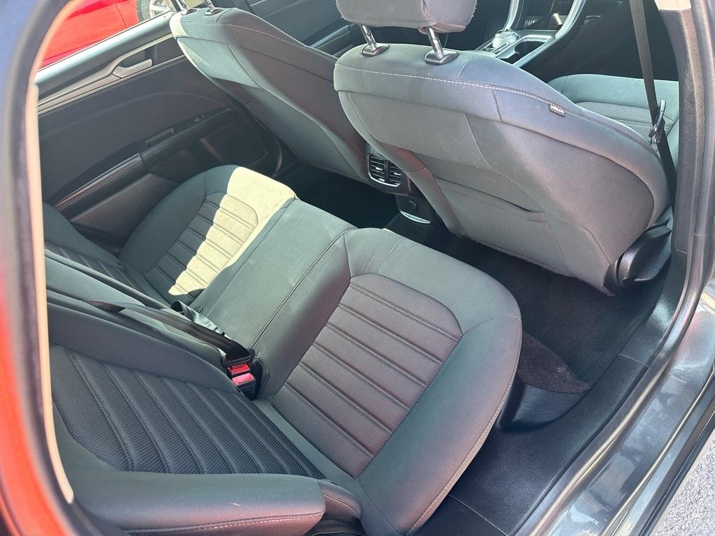 Ford Fusion SE 2020