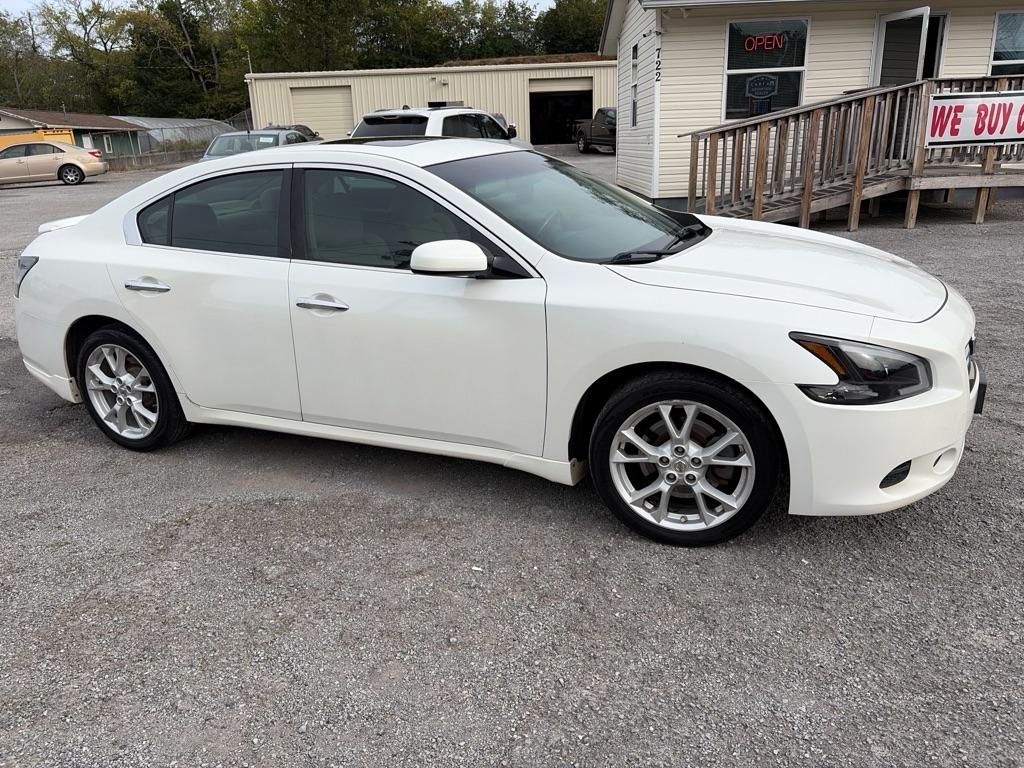 Nissan Maxima S 2013