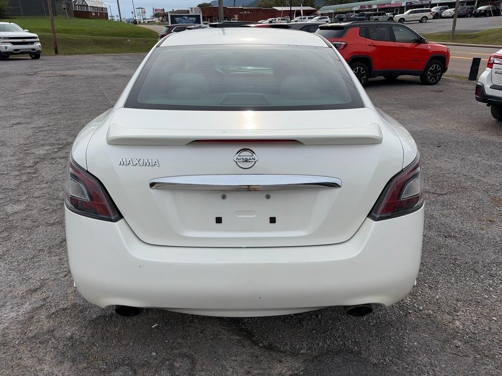 Nissan Maxima S 2013