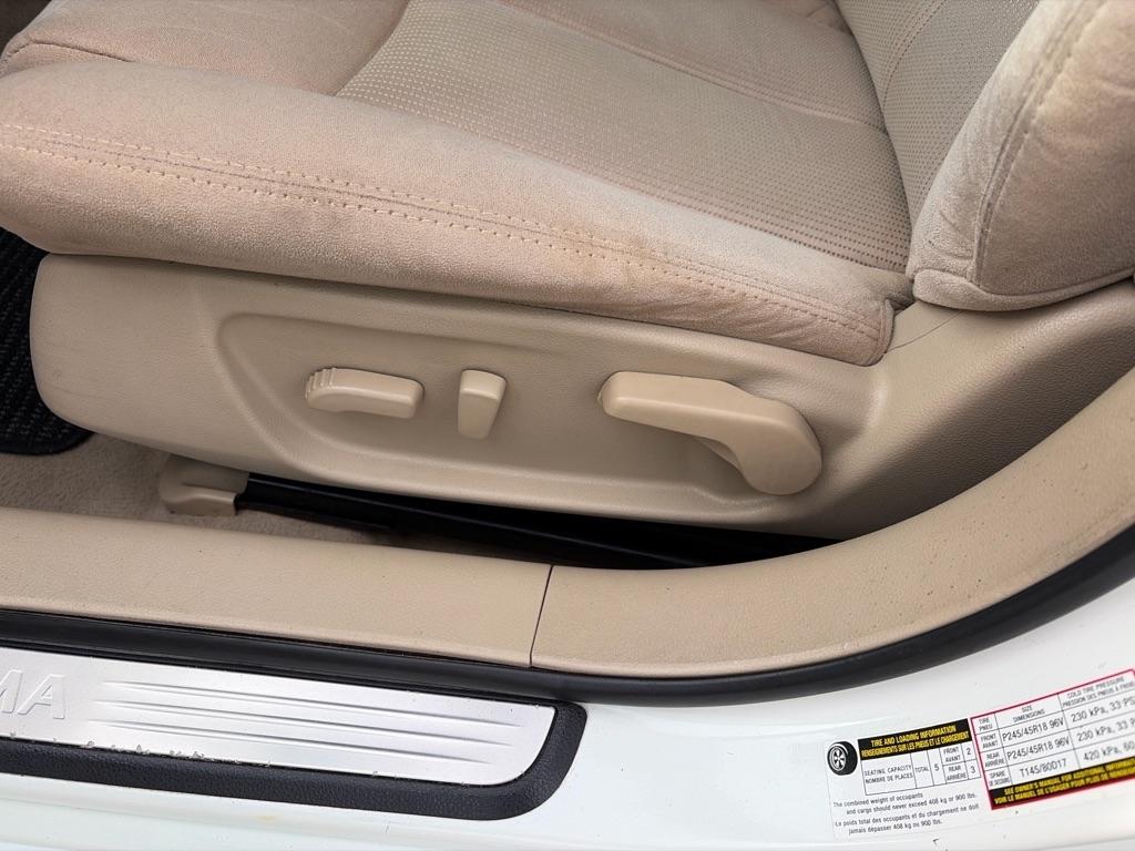 Nissan Maxima S 2013