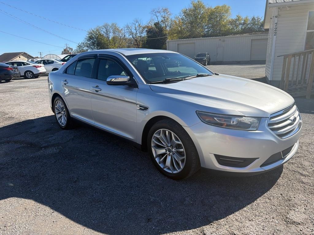 Ford Taurus Limited FWD 2016