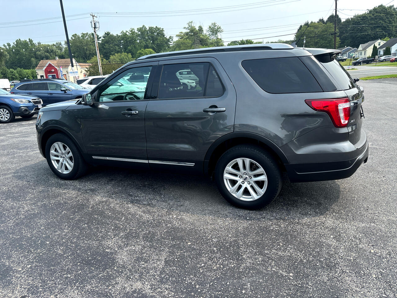 Ford Explorer XLT 4-Door AWD 2019 Ford Explorer XLT 4-Door AWD 2019