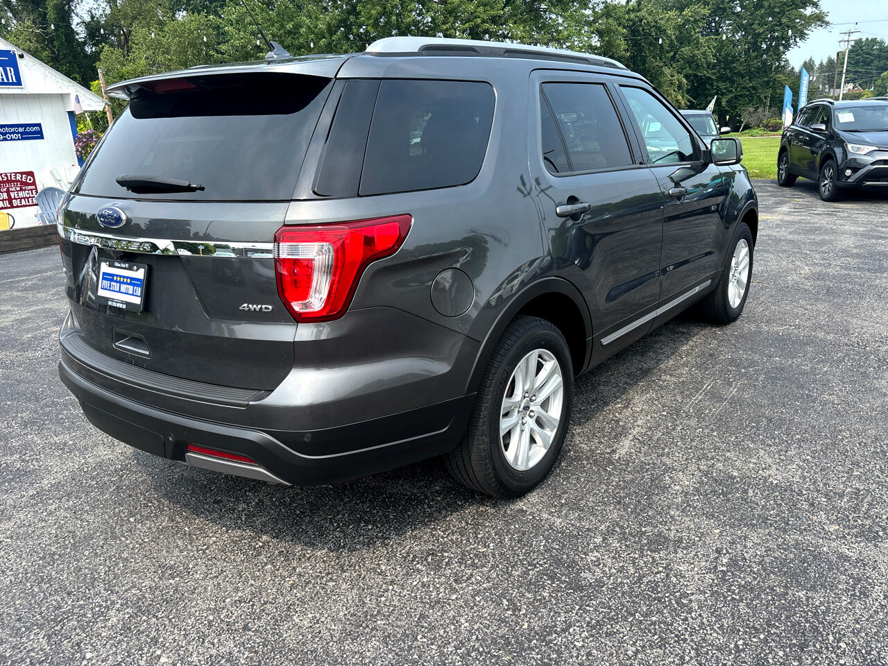 Ford Explorer XLT 4-Door AWD 2019 Ford Explorer XLT 4-Door AWD 2019