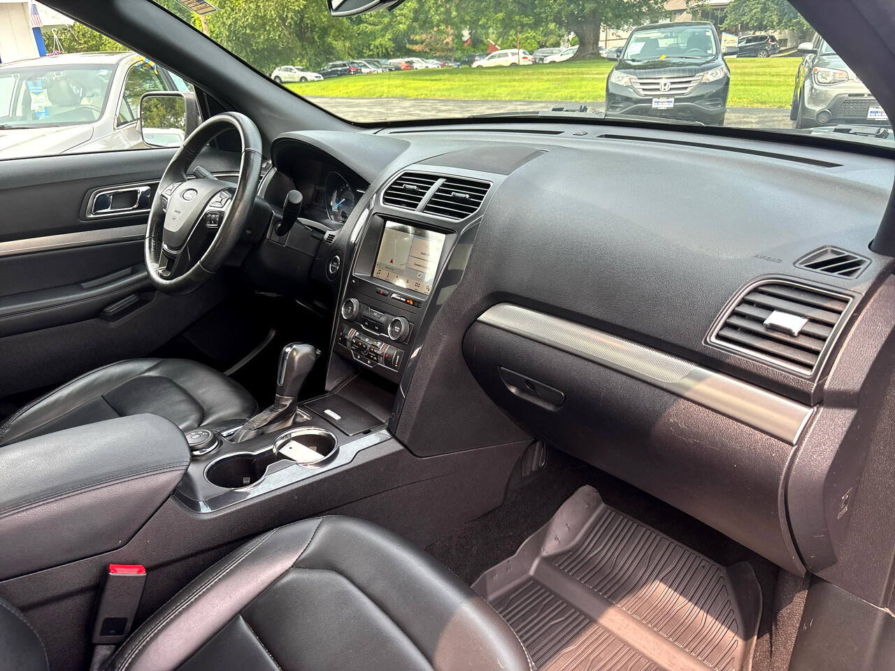 Ford Explorer XLT 4-Door AWD 2019 Ford Explorer XLT 4-Door AWD 2019