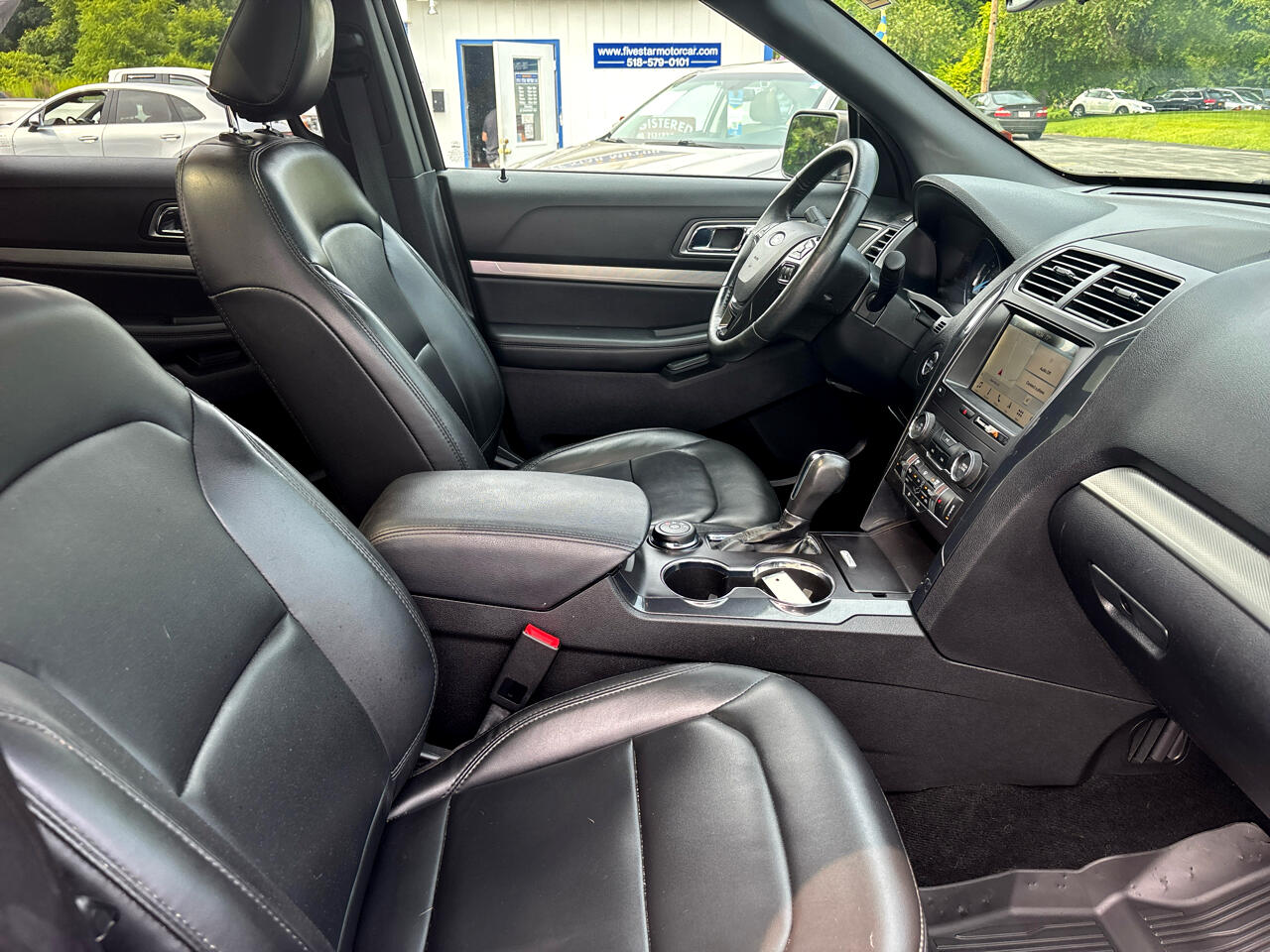 Ford Explorer XLT 4-Door AWD 2019 Ford Explorer XLT 4-Door AWD 2019