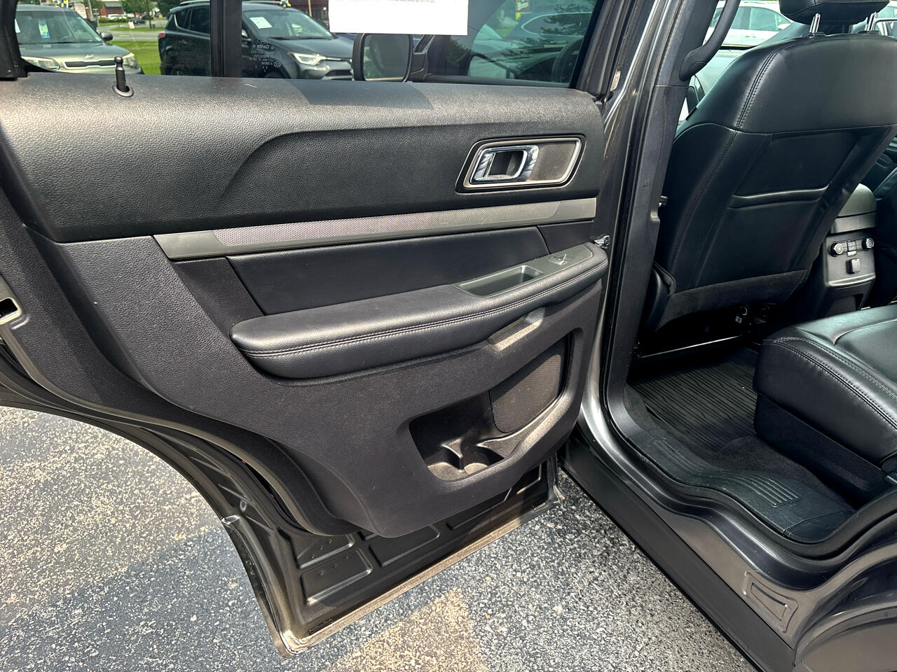 Ford Explorer XLT 4-Door AWD 2019 Ford Explorer XLT 4-Door AWD 2019