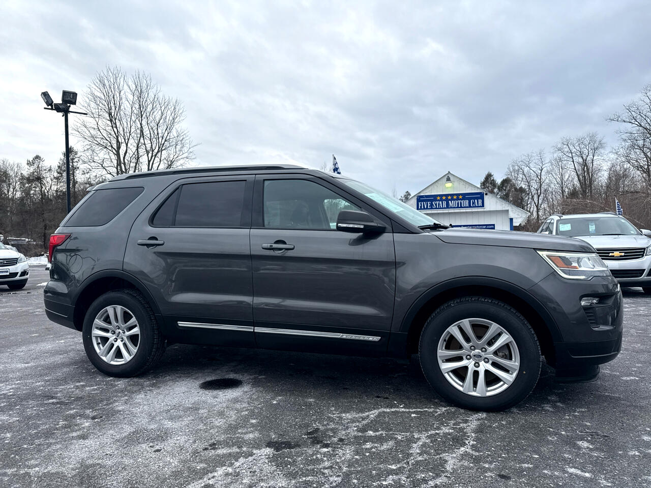 Ford Explorer XLT 4-Door AWD 2019