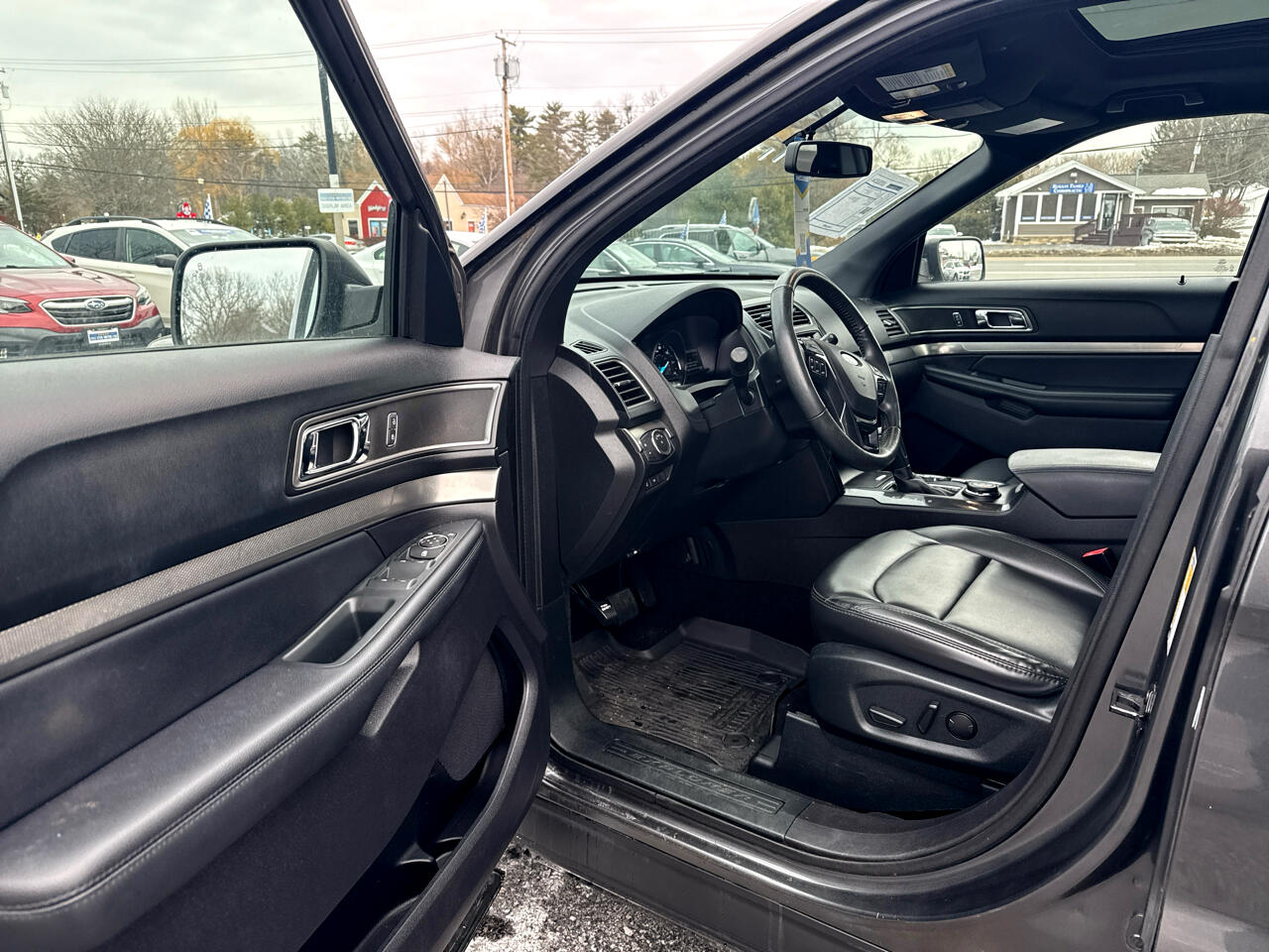 Ford Explorer XLT 4-Door AWD 2019