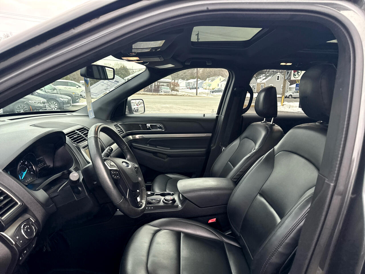 Ford Explorer XLT 4-Door AWD 2019