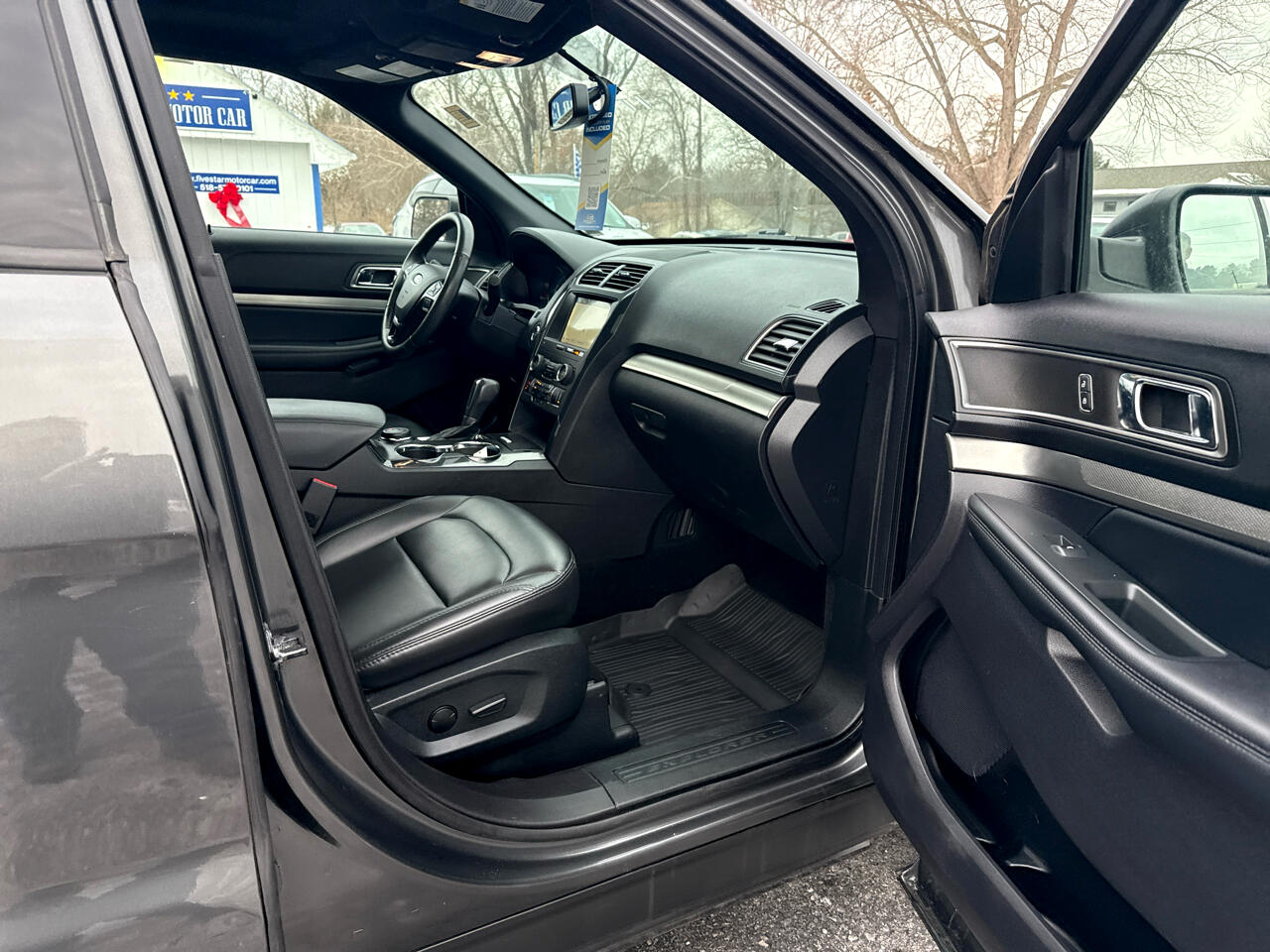 Ford Explorer XLT 4-Door AWD 2019