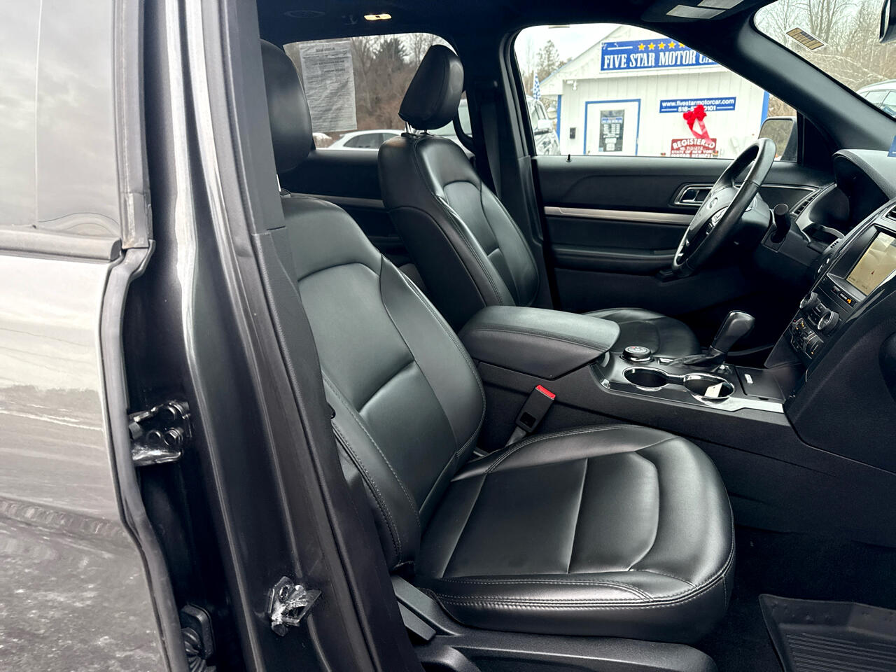 Ford Explorer XLT 4-Door AWD 2019