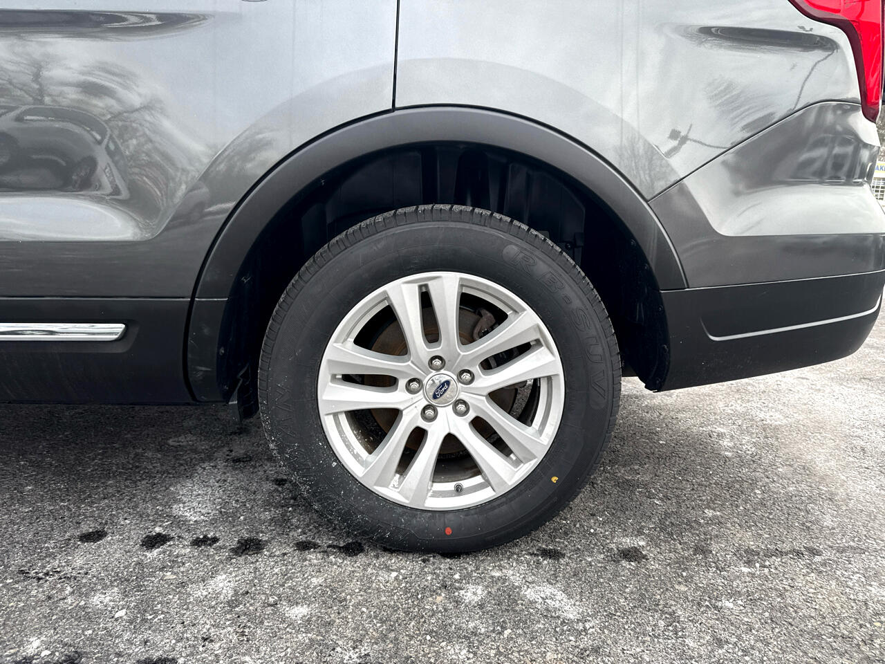 Ford Explorer XLT 4-Door AWD 2019