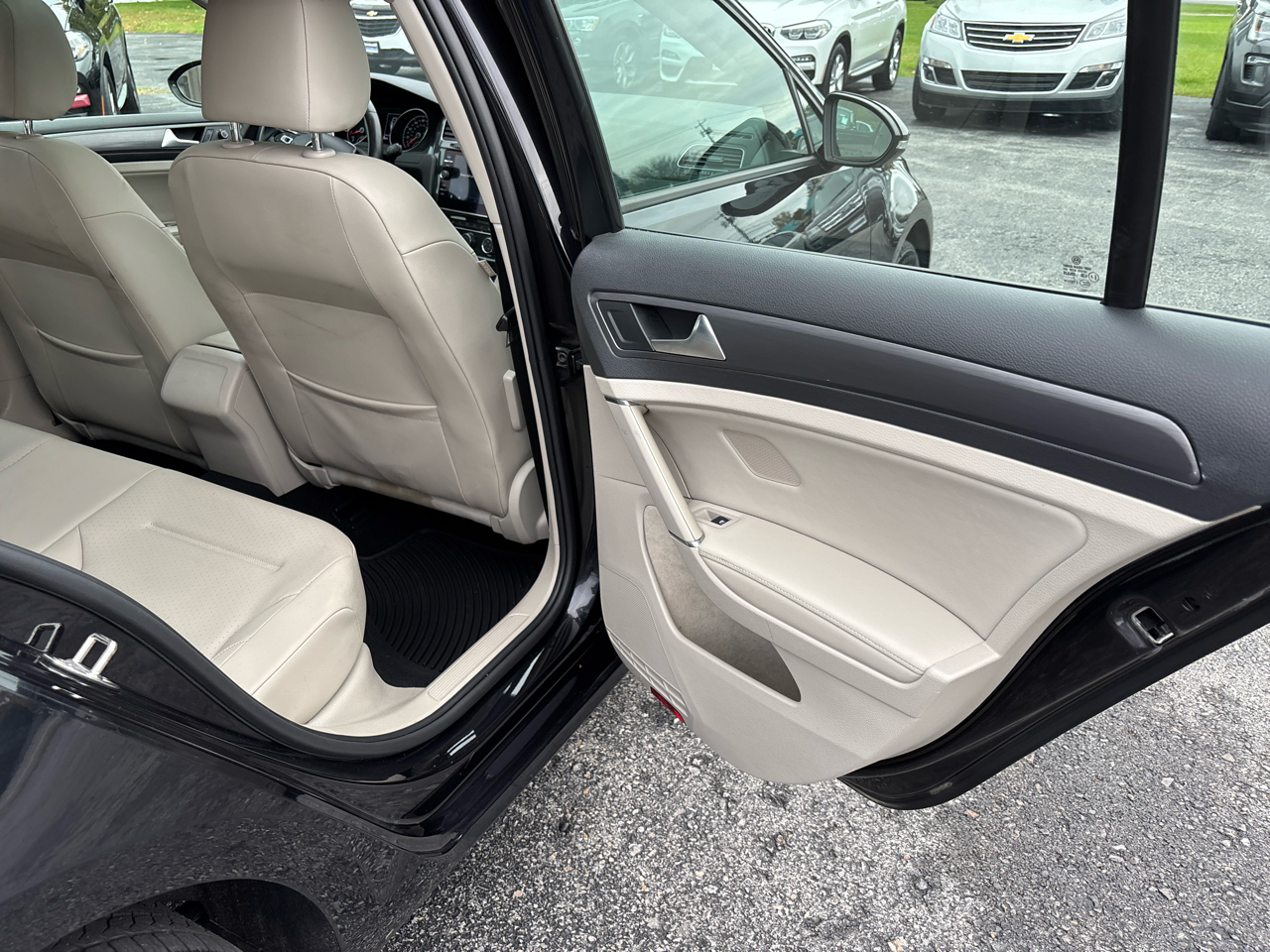 Volkswagen Golf TSI SE 6A 2018 Volkswagen Golf TSI SE 6A 2018