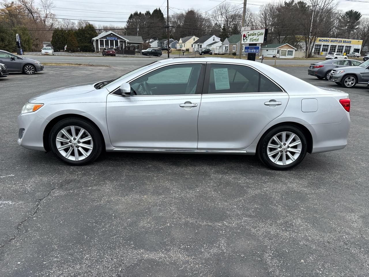 Toyota Camry XLE 4D Sedan 2014