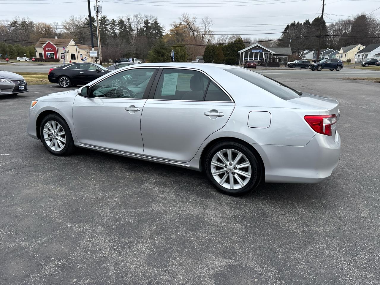 Toyota Camry XLE 4D Sedan 2014