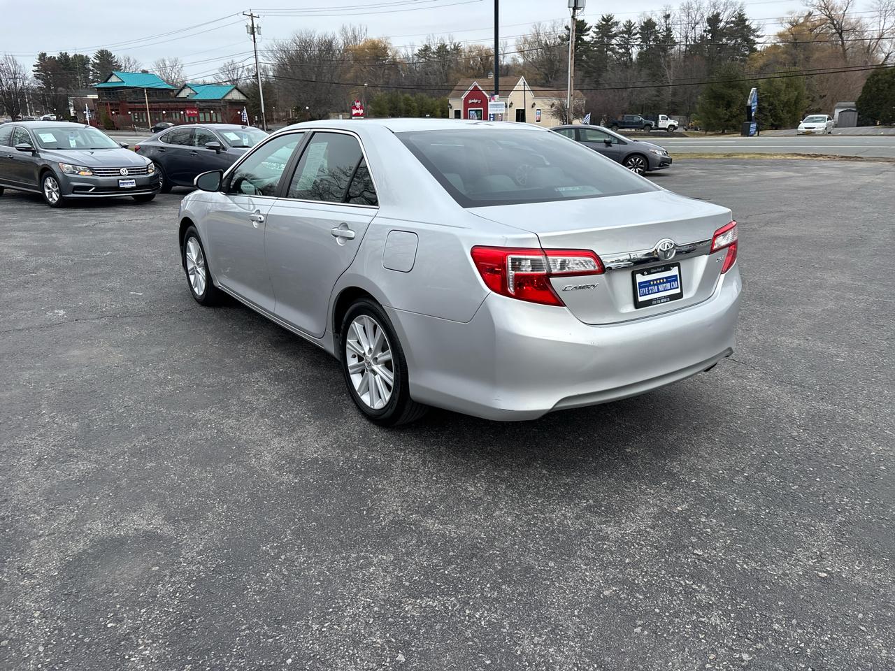 Toyota Camry XLE 4D Sedan 2014