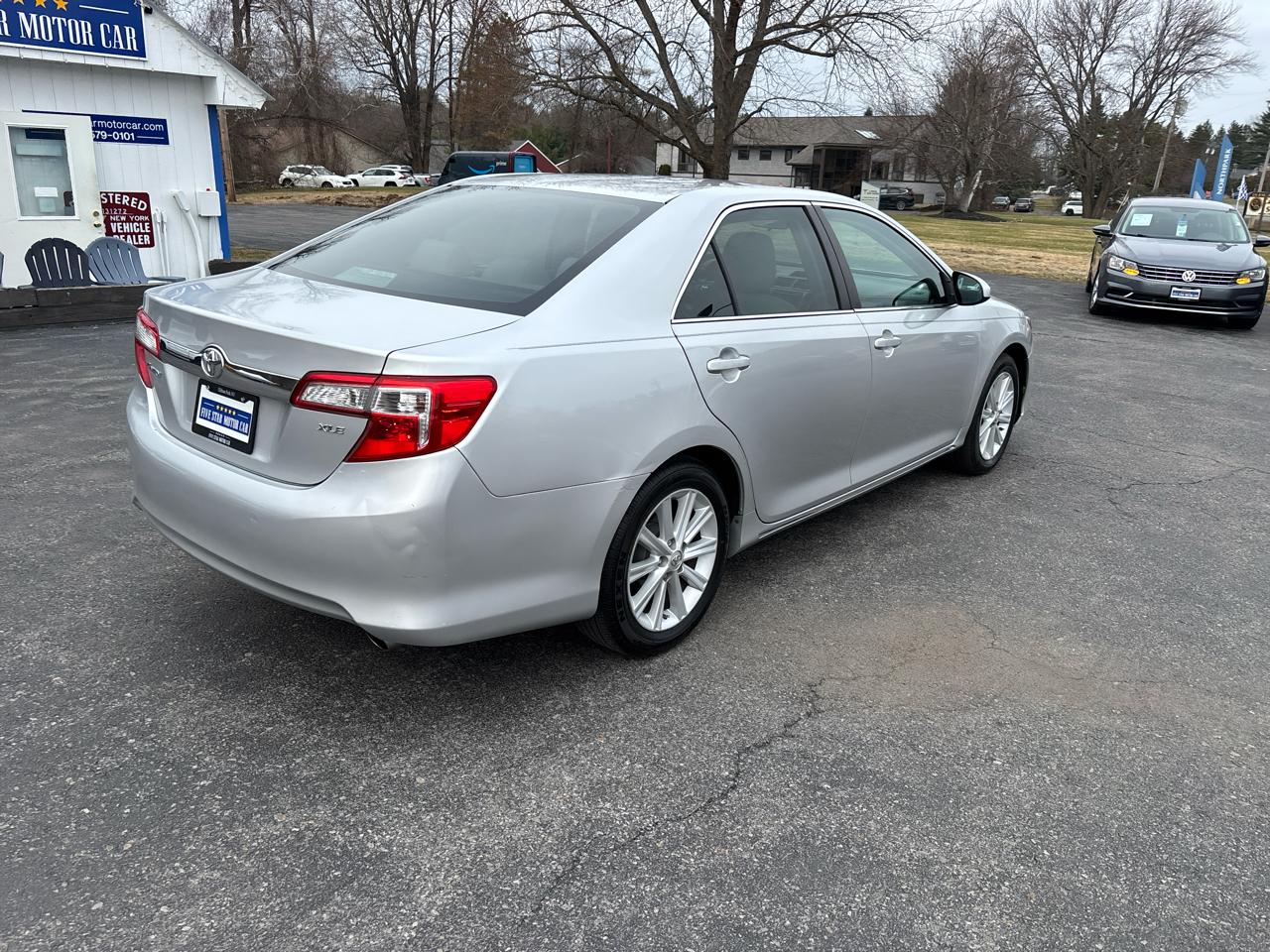 Toyota Camry XLE 4D Sedan 2014