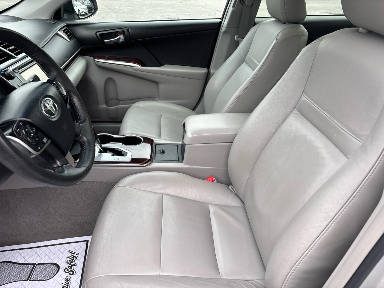 Toyota Camry XLE 4D Sedan 2014