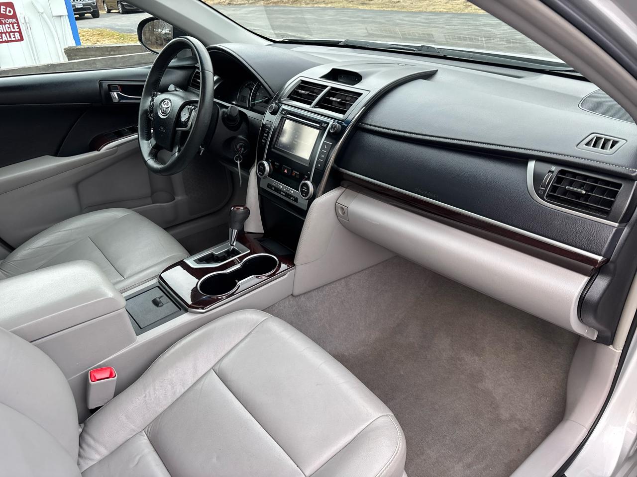 Toyota Camry XLE 4D Sedan 2014