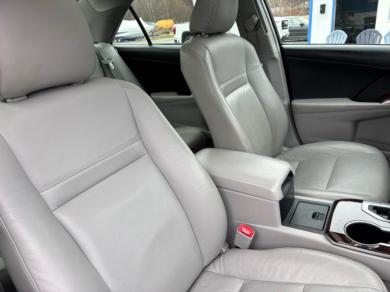 Toyota Camry XLE 4D Sedan 2014