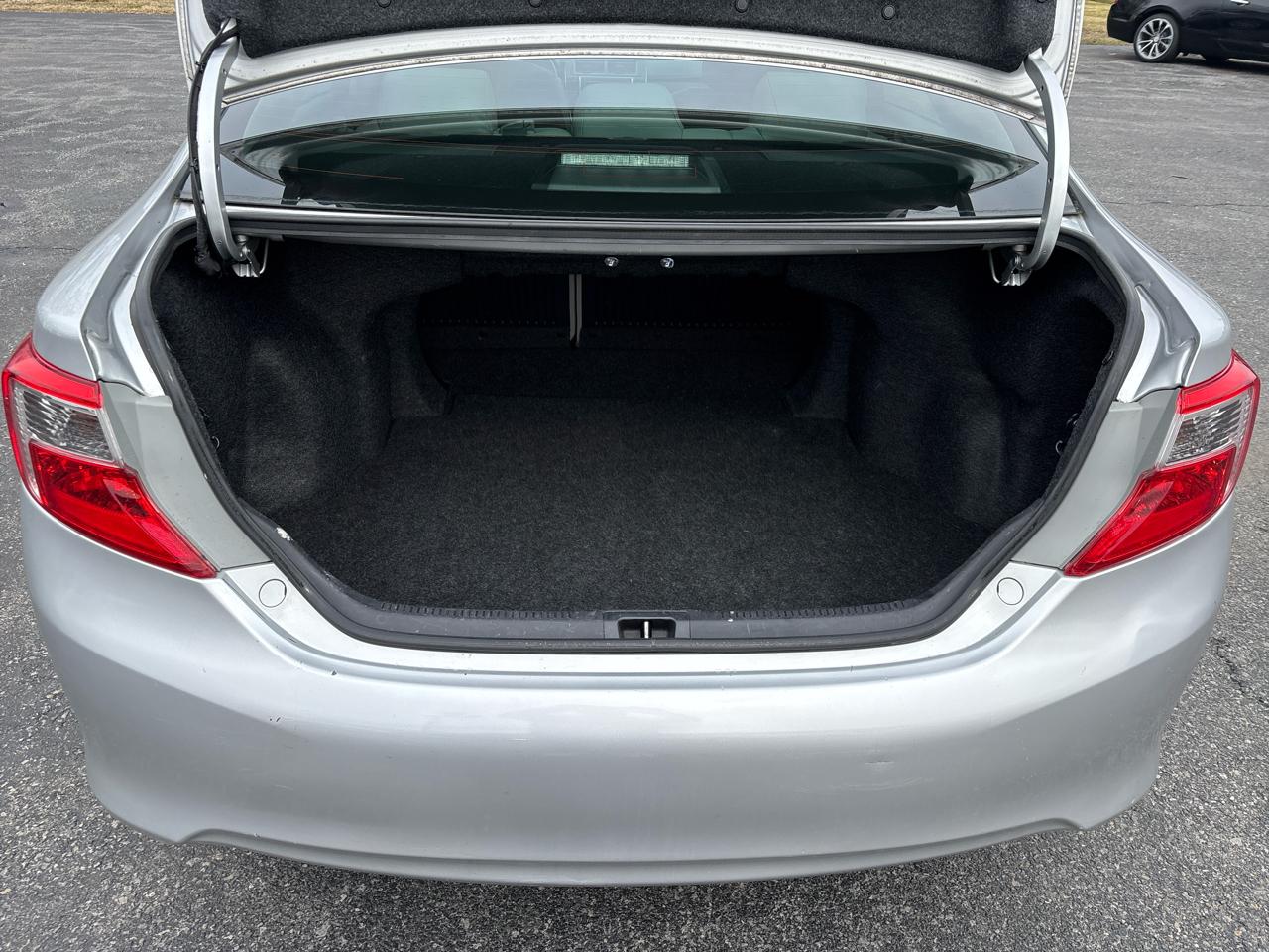 Toyota Camry XLE 4D Sedan 2014