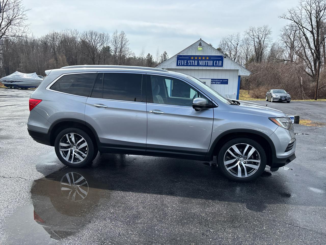 Honda Pilot Touring 4WD with DVD 2016